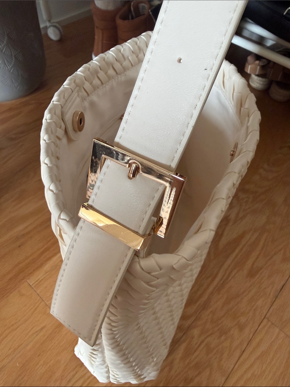 Universal Thread White Woven Shoulder Bag
